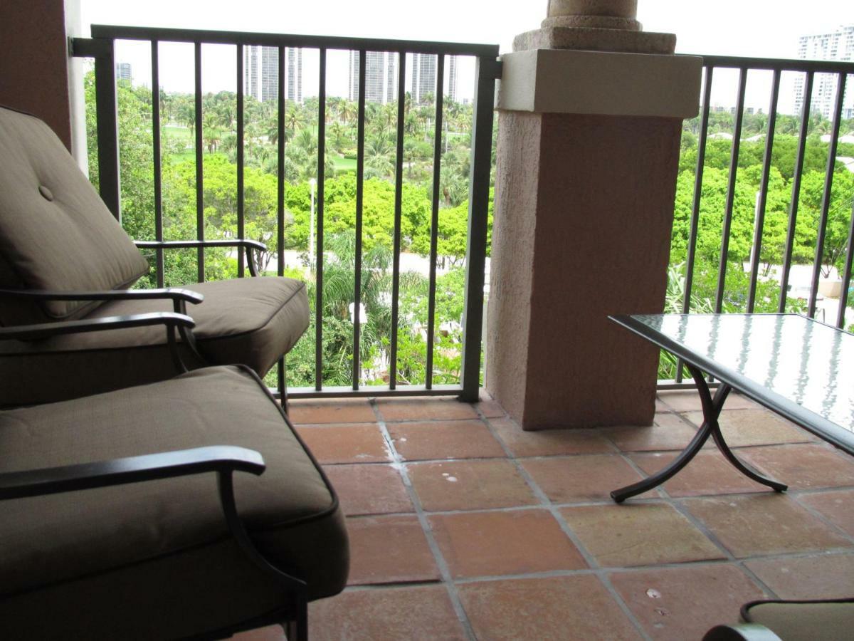 Resort Style In Aventura Florida Eksteriør billede